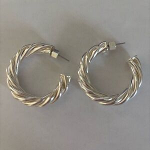 Miranda Frye Naomi Hoop Earrings Silver
